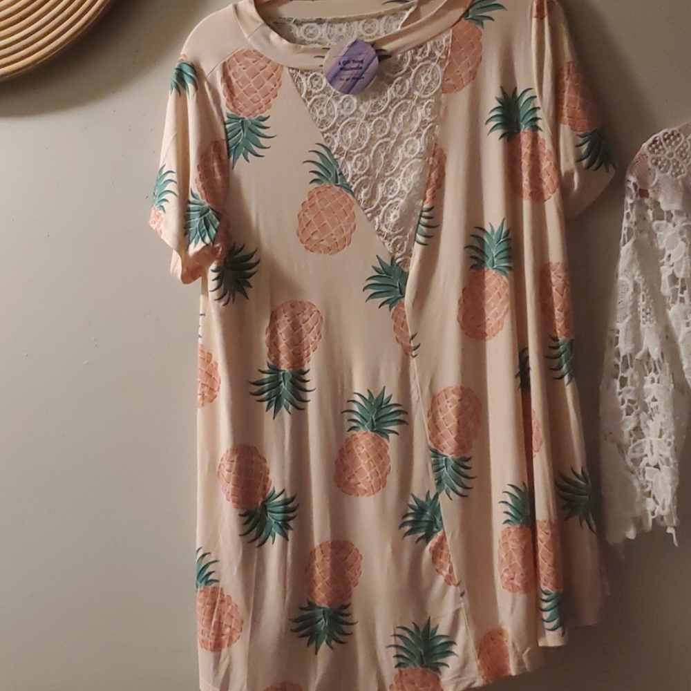 A_girl_thing_pm summer pineapples and lace tops